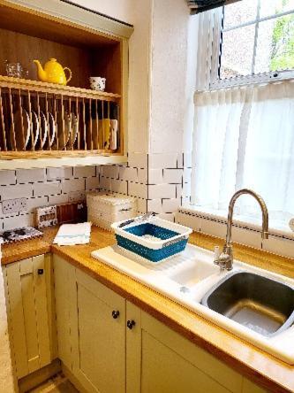 8 Duke Street - Launceston Cornwall Экстерьер фото