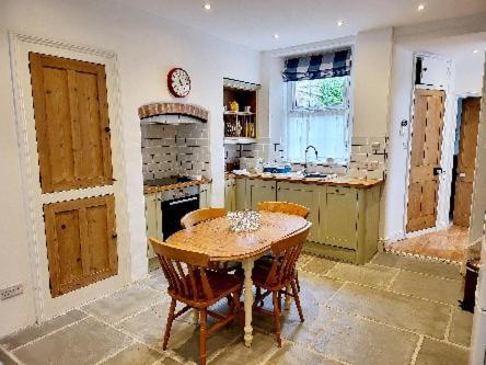 8 Duke Street - Launceston Cornwall Экстерьер фото