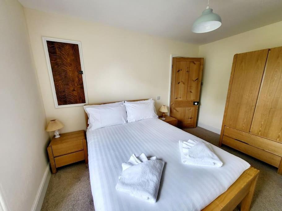 8 Duke Street - Launceston Cornwall Экстерьер фото